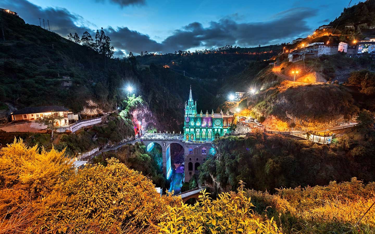 VenezuelaSoberaniayPaz - Bolivar, Padre Libertador. Bicentenario - Página 16 Santuario-mas-hermoso-del-mundo-las-lajas-turismo-ipiales-colombia